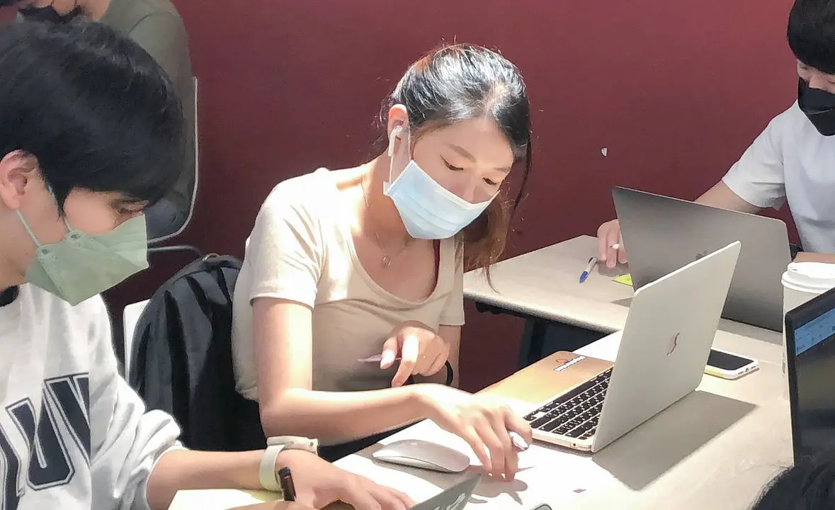 物業財務秘書，成功轉職軟體工程師